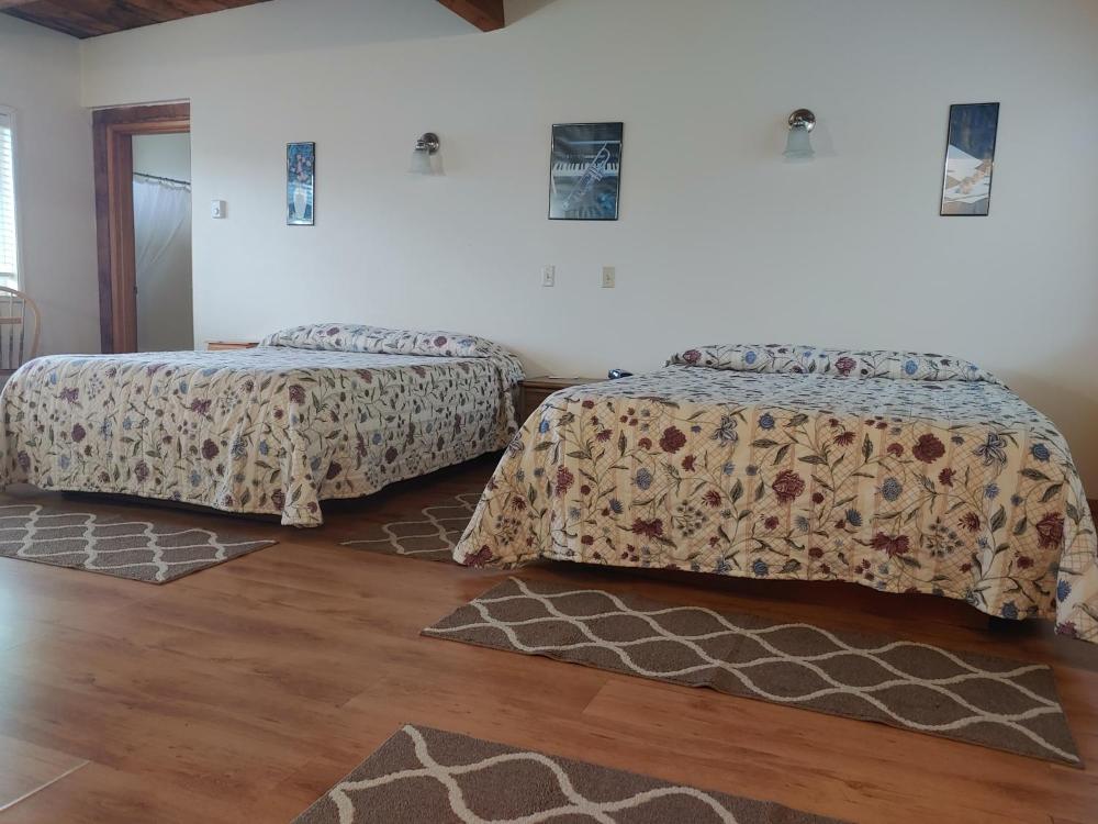 Two Queen Beds with Mountain View and Full Kitchen interior