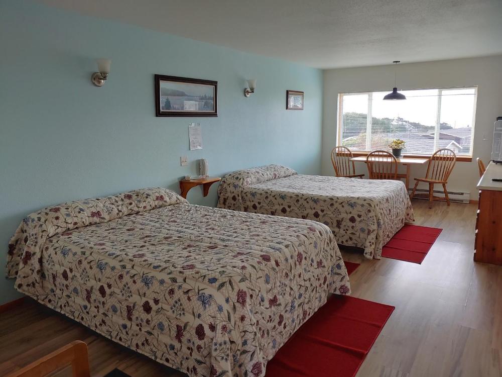 Superior Queen Room with Two Queen Beds interior